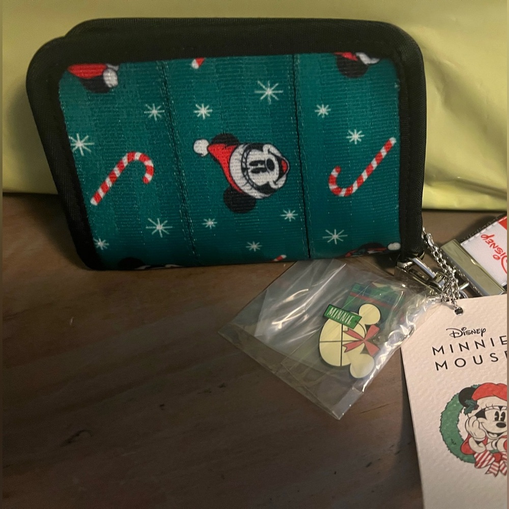 Harveys Minnie Mouse Christmas Wallet